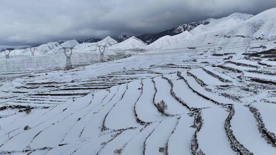 3月24日，榆中縣迎來春雪。趙相軍 趙相升攝